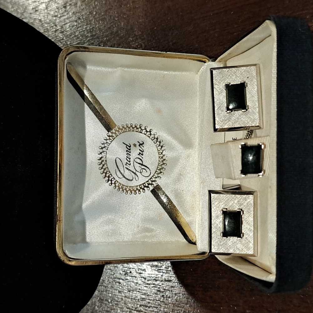 Vintage Men's Cufflink/ Tie Set Grand Prix Silvertown Metal Genuin Jade